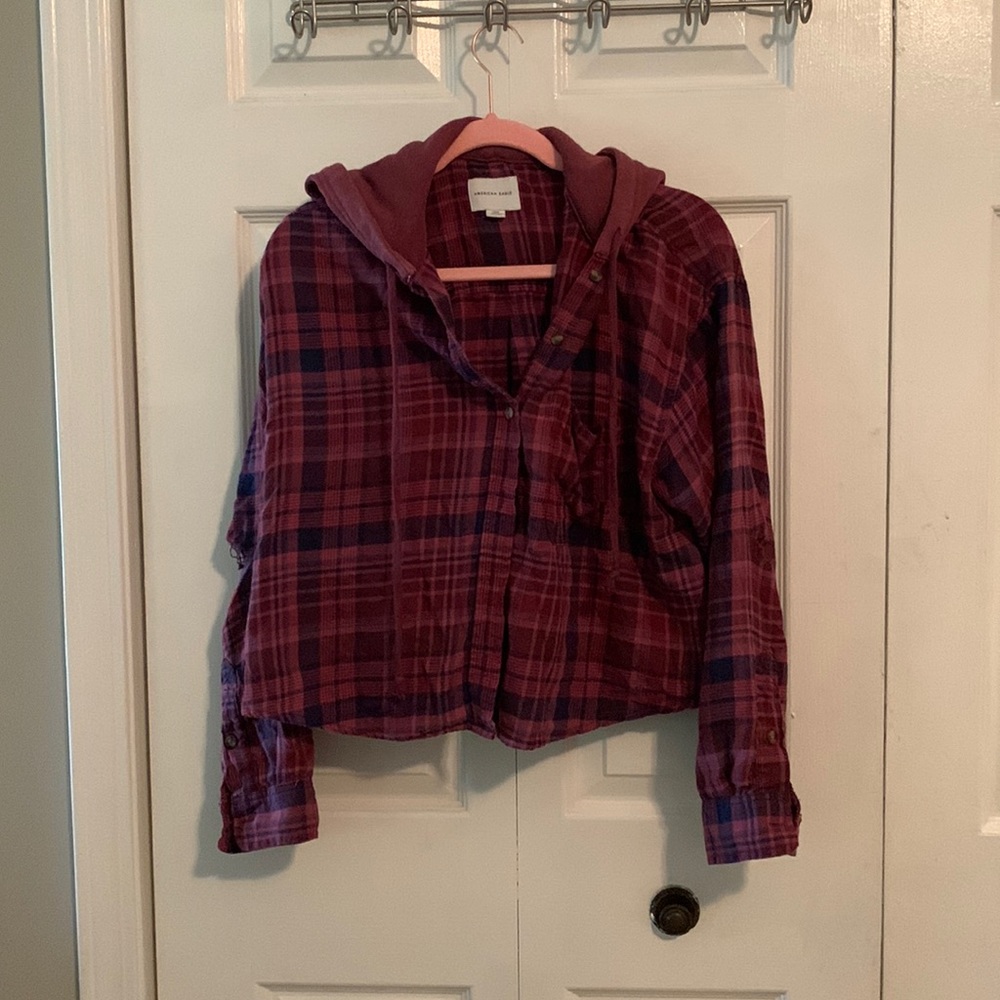 American Eagle Cropped button up